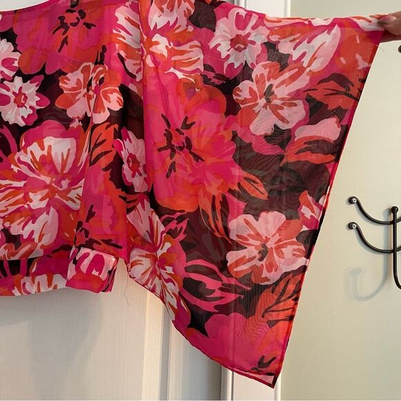 Floral Pink Sheer Chiffon Women's Top New York & CO. - Picture 4 of 10